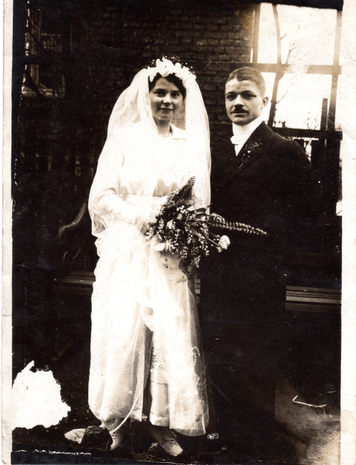 Abb. 2 Hochzeitsfoto von Walter Wienand und Maria Lenze 1919